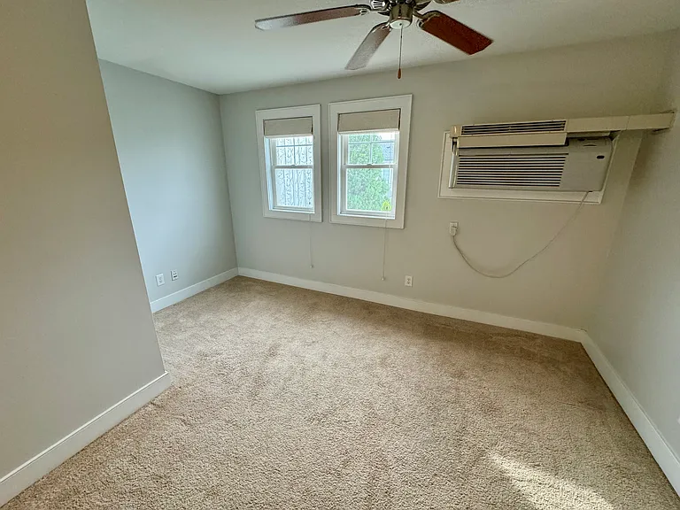 114 Caty Ln — Photo 6