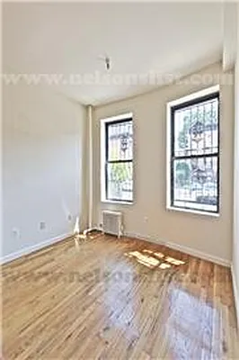 Rented by R New York | media 16