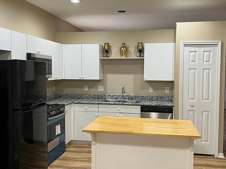 2632 Maylin Dr — Photo 8