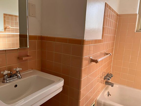 4th image of 1425 Old Lane Ave #4