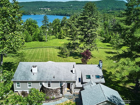 4th image of 60 Mahkeenac Rd