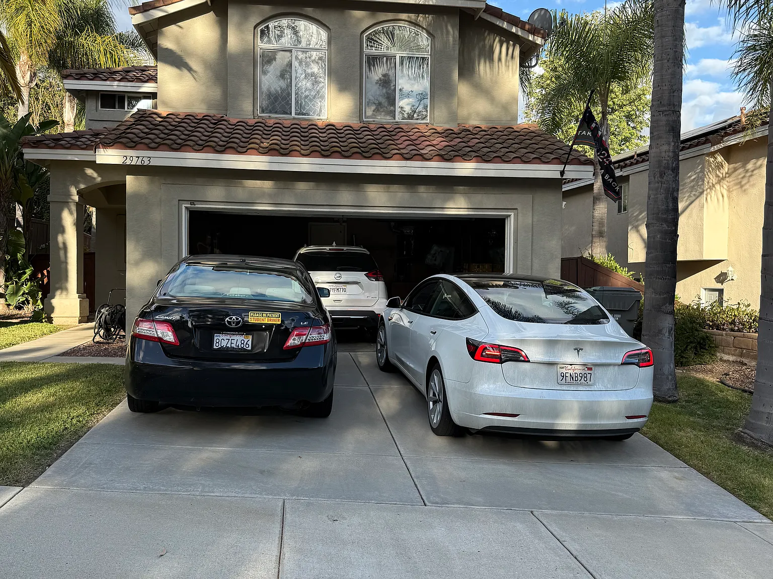 4 bed, 3.5 bath, 1820 sqft, $4,000 — Photo 2