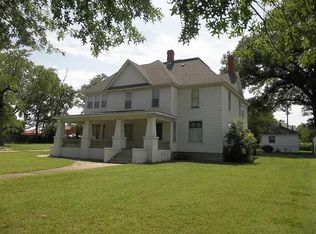 610 Elm St, Coffeyville, KS 67337