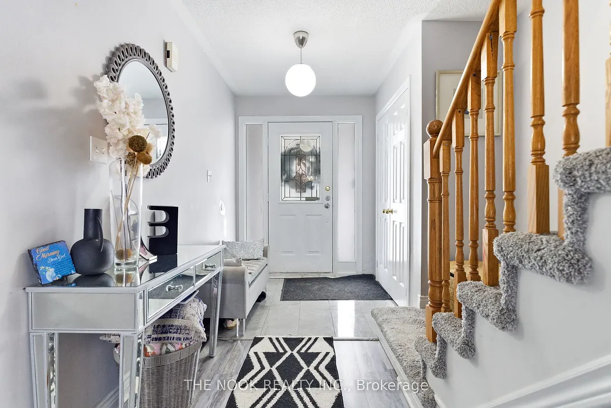 Building Photo - 119 Brownstone Cres