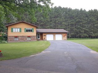 537 Riverside Ave, Cohasset, MN 55721