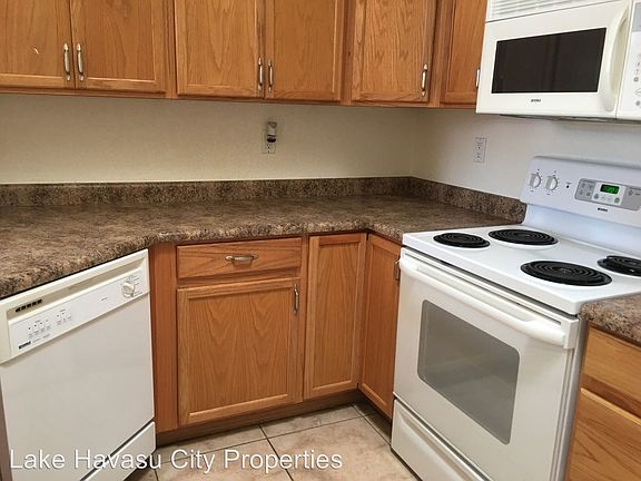5th image of 3281 Osborn Dr Unit 103