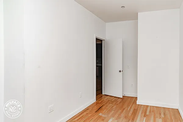 Rented by MySpaceNYC | media 46