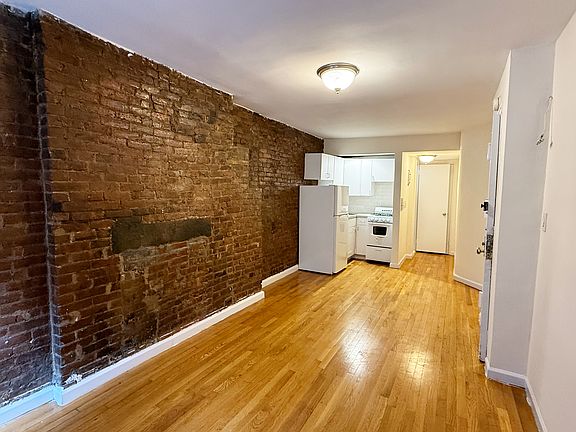 3rd image of 325 E 54th St APT A