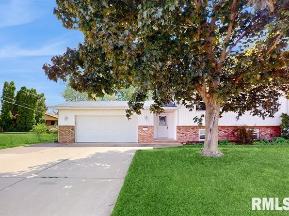 1001 27th Avenue Ct, Silvis, IL 61282