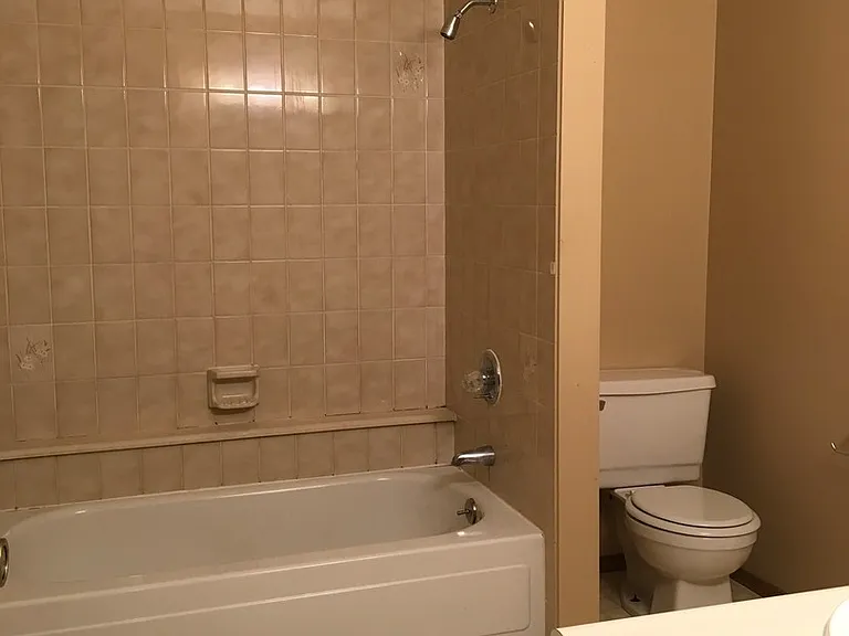 4249 Hunting Meadows Cir — Photo 13