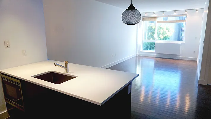 Rented by Bizzarro Agency | media 25
