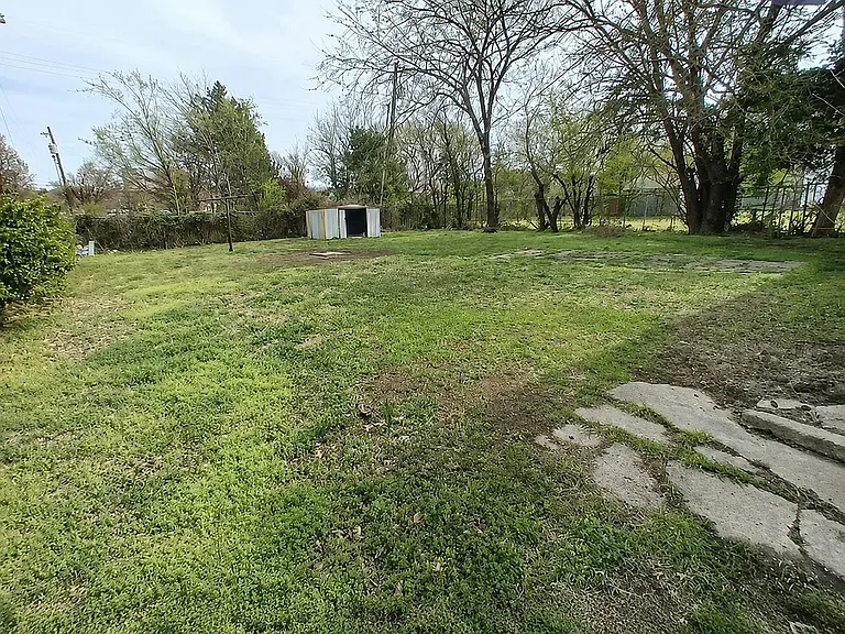 1958 N Lorraine Ave — Photo 9
