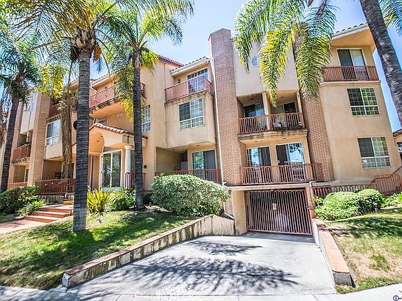 3rd image of 411 Piedmont Ave Unit 208