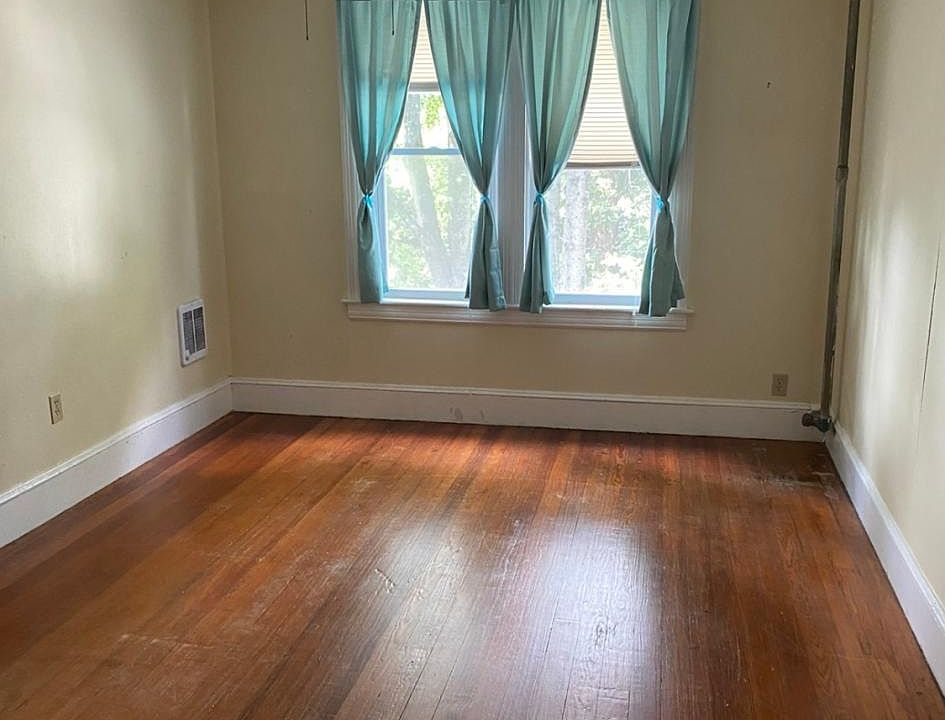 bedroom on 1st floor
