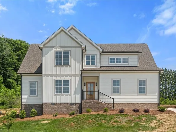 153 Summerlyn Dr, Mocksville, NC 27028