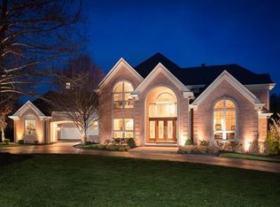 207 Troon Ct, Saint Albans, MO 63073