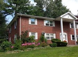 103 Litchfield Pines Dr APT B, Leominster, MA 01453