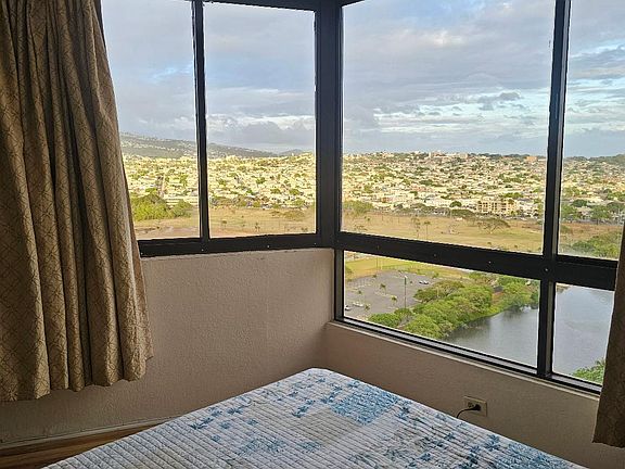 3rd image of 320 Liliuokalani Ave #2402