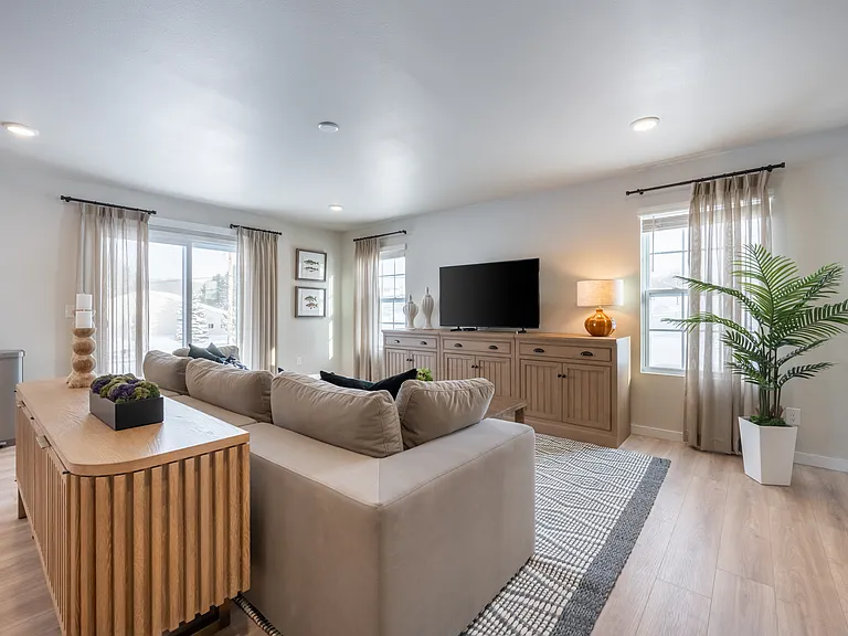 2268 Anchor Ave. — Photo 7