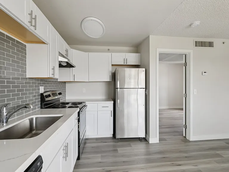 Copper Canyon Apartments — Photo 40