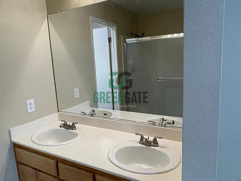 1660 Etta Way — Photo 34