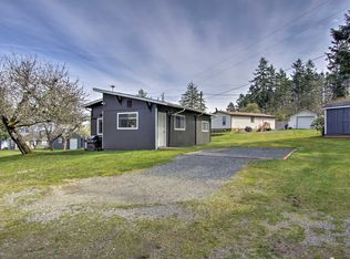 8413 Penny Ln, Anderson Island, WA 98303