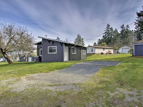 8413 Penny Ln, Anderson Island, WA 98303