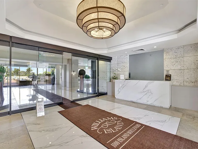 1000 Island Blvd #Penthouse 2 — Photo 32
