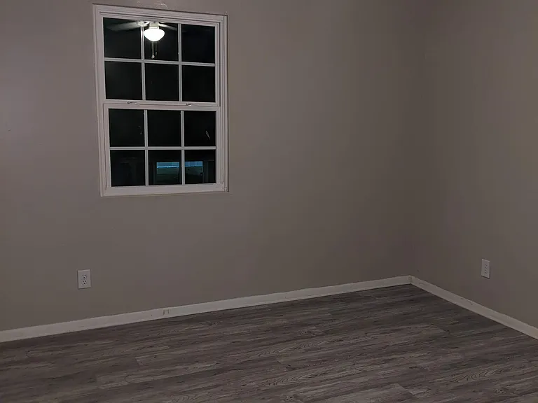 Redstone Garden Apartment — Photo 34