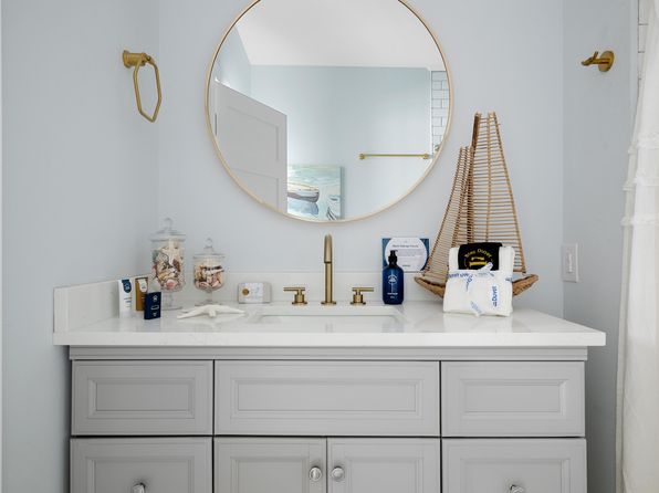 charleston-south-carolina-2057762737 picture