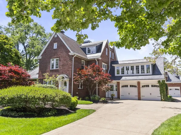 1875 Roxbury Rd, Upper Arlington, OH 43212