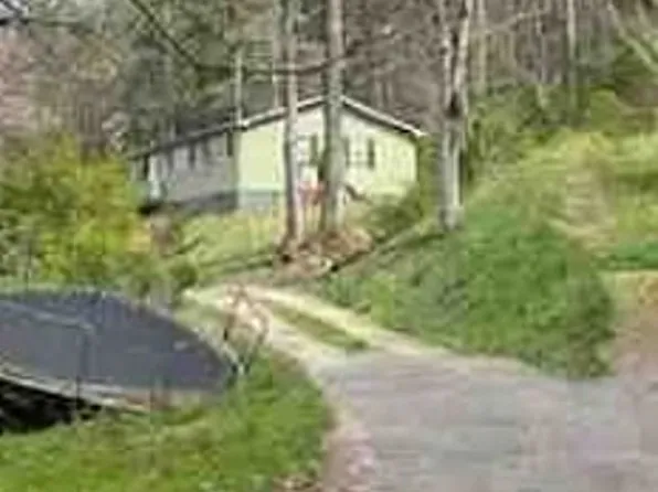 2854 221 Hwy, Pineville, KY 40977