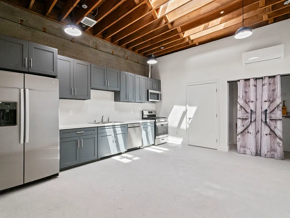 1901 S Pacific Ave #7
