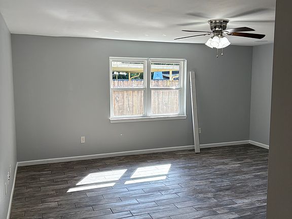 5th image of 10043 Santa Monica Ave