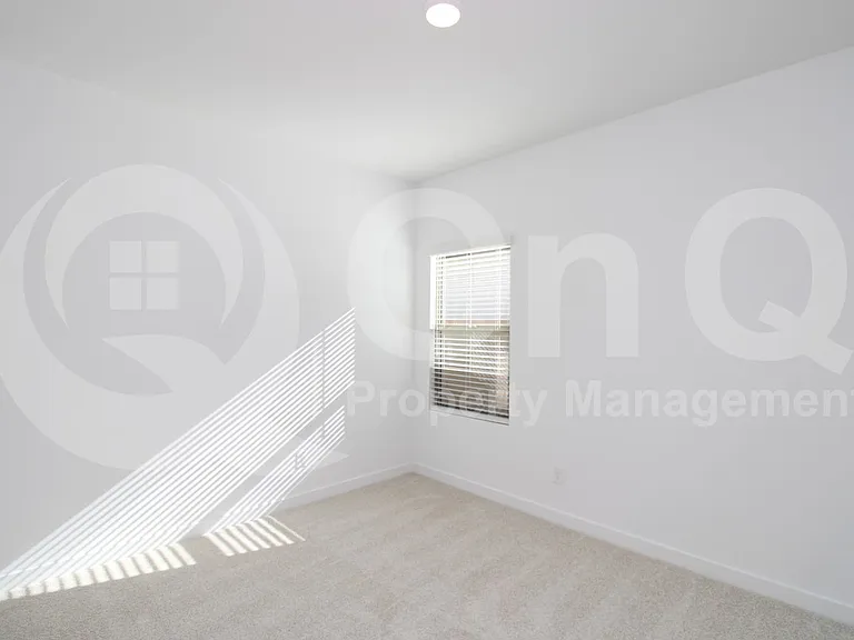 7869 N 80th Ave — Photo 9