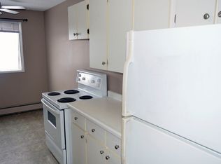 3701 8th St E #1-BEDROOM, Saskatoon, SK S7H4L4