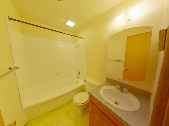3rd image of 945 E 19th Ave #4