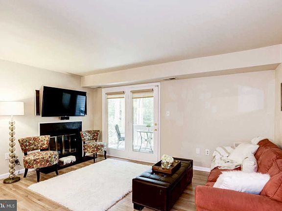 3rd image of 5704 Shadwell Ct Unit 85