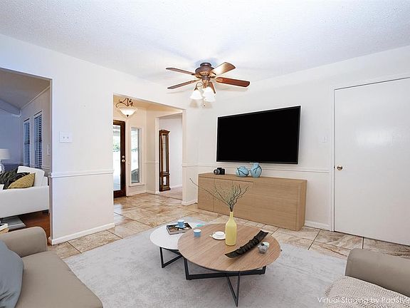 5th image of 315 Brookview Dr