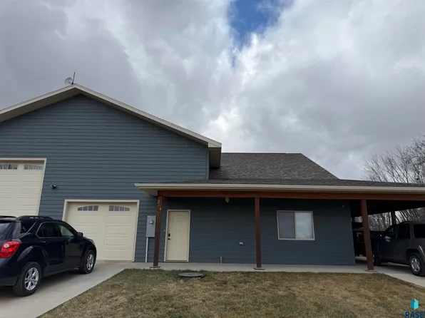 219 S Division Ave, Madison, SD 57042