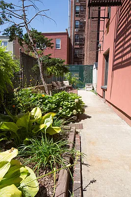 Sold by Dwelling Homes | media 28