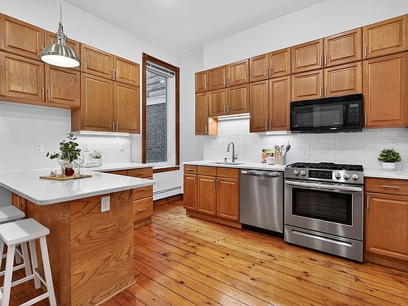 5th image of 913 Willow Ave APT 1A