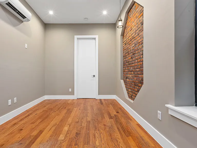 253 Hart St #2L — Photo 4