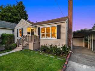 3216 Belvidere Ave SW, Seattle, WA 98126