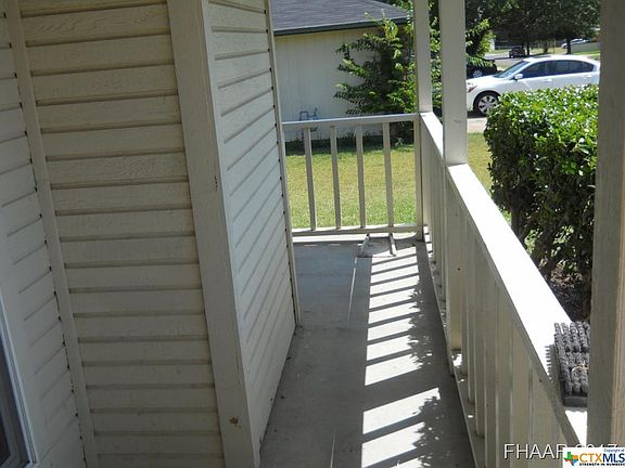 4th image of 3215 Honeysuckle Dr