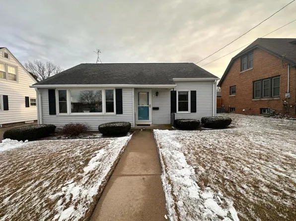 815 Summit STREET, Manitowoc, WI 54220