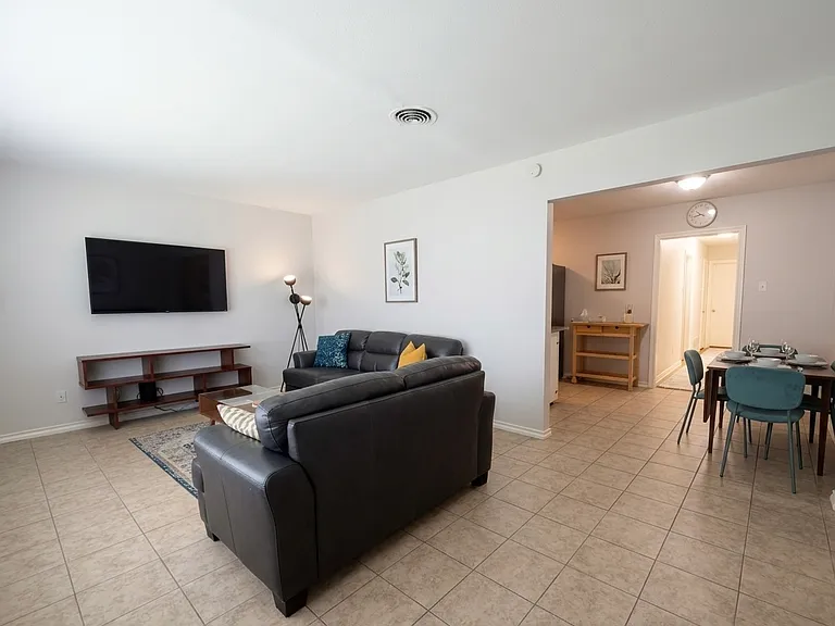 2732 W Jefferson Blvd #2732 — Photo 2