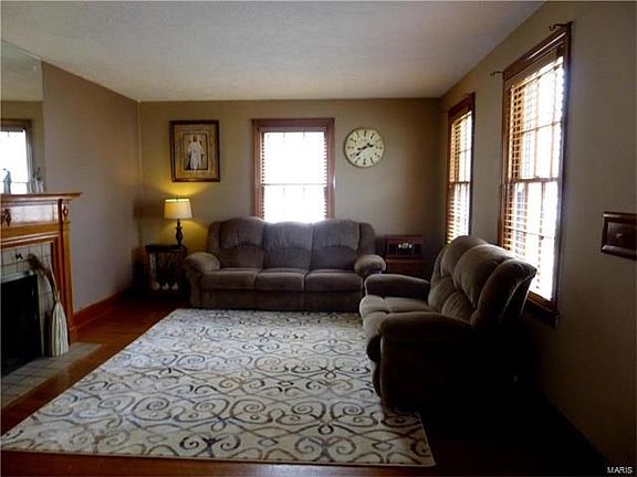 Spacious living room!