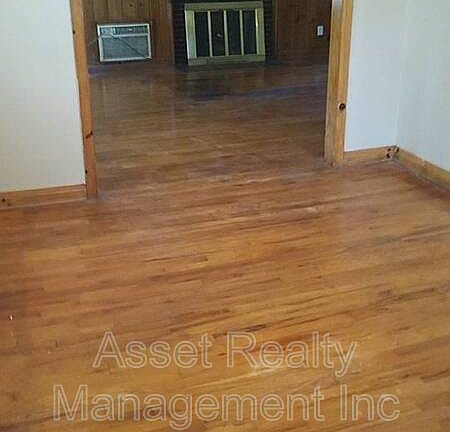 4th image of 619 Houston St