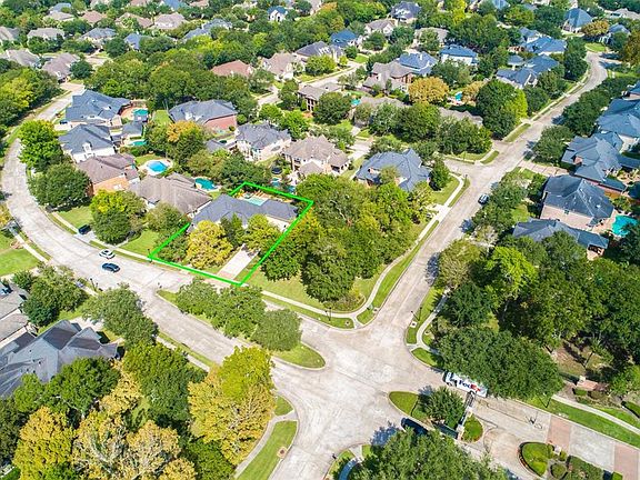 Cinco Ranch was recently voted the best place to live in the Houston area by Texas magazine. The vibrant community is located in the award winning Katy Independent School District and is zoned to outstanding schools.